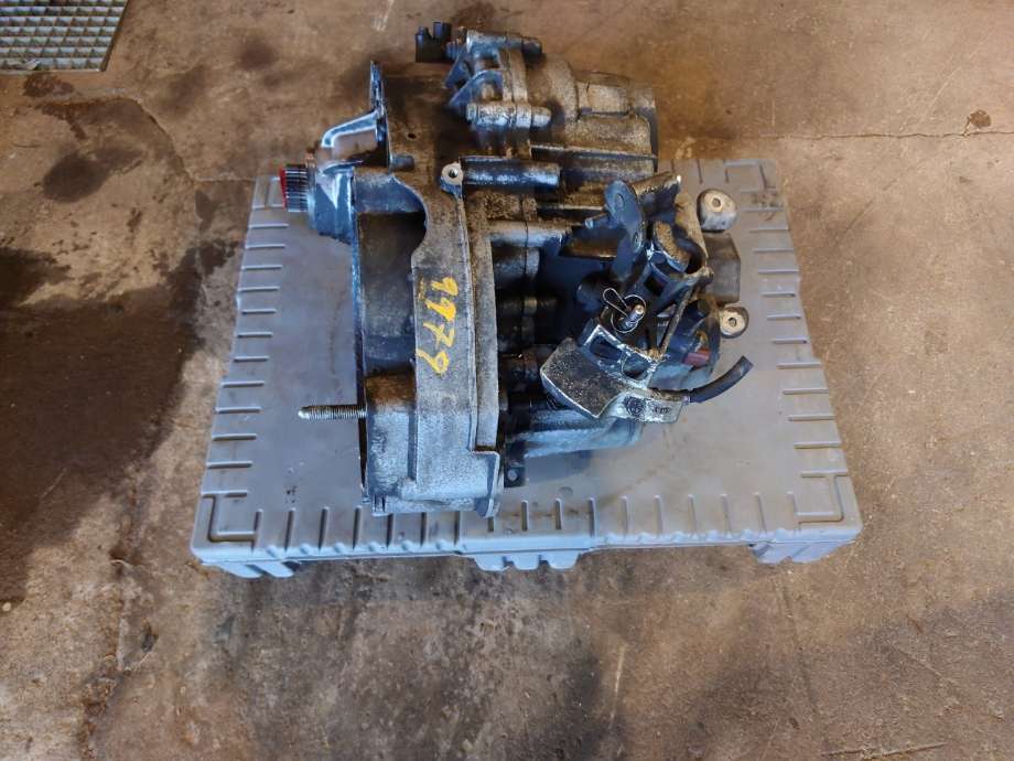 Girkasse manuell 6-trinn til VW Transporter / Caravelle 2003-2009 (Fase 1) (T5) (T5) (VOLKSWAGEN|0A5300043TX|0A5300015 X|)