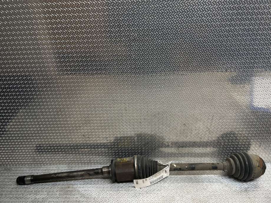 Drivaksel høyre foran til BMW X3, 2010-2017 (F25) (F25) (BMW|31608675014)