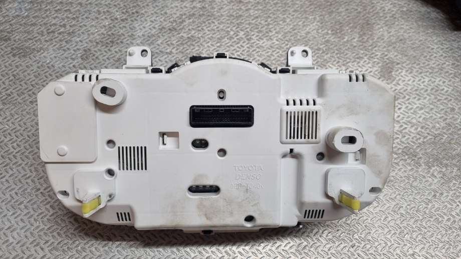 Instrumentpanel til Toyota RAV4 2006-2009 (Type III, Fase 1)  (TOYOTA|8380042D02|83800-42D02|83800-42D03)