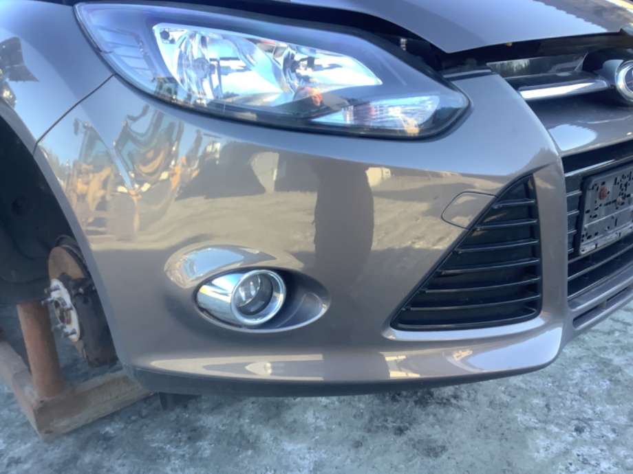 Støtfanger foran til Ford Focus 2011-2014 (Type III, Fase 1)  (FORD|1719342|)