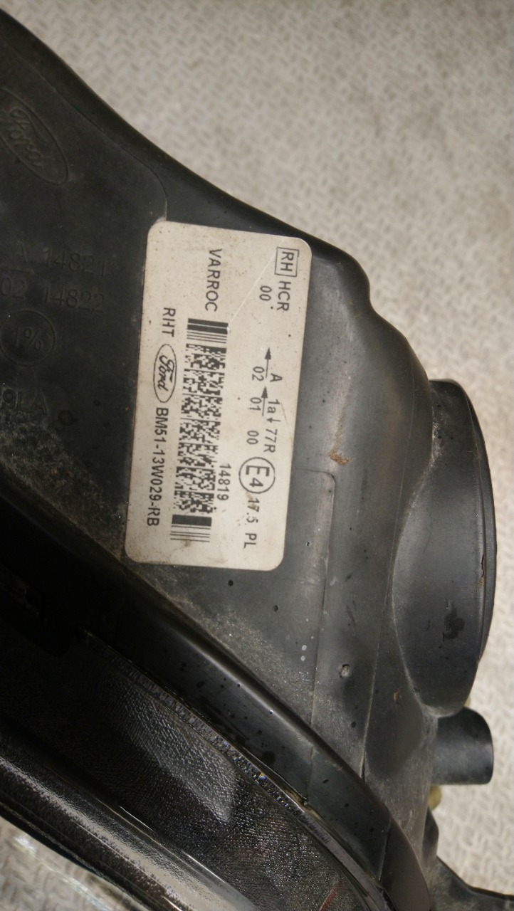 Frontlykt høyre halogen til Ford Focus 2011-2014 (Type III, Fase 1)  (FORD|BM51-13W029-RB|1873933|)