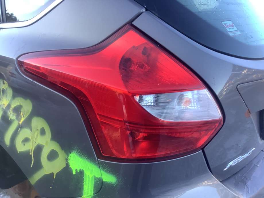 Baklykt venstre til Ford Focus, 2011-2014 (Type III, Fase 1)  (FORD|1825320)