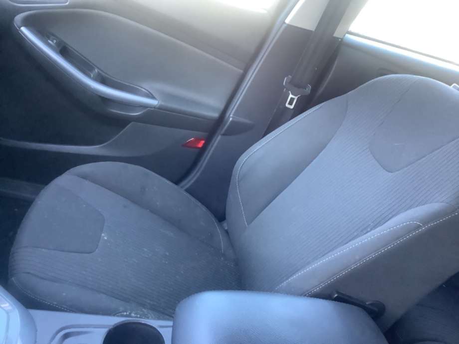 Sete foran høyre til Ford Focus, 2011-2014 (Type III, Fase 1)  (FORD|)