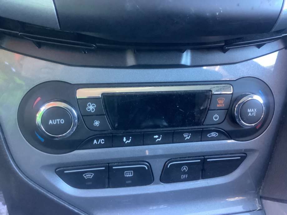 Varmeapparat betjening til Ford Focus, 2011-2014 (Type III, Fase 1)  (FORD|)