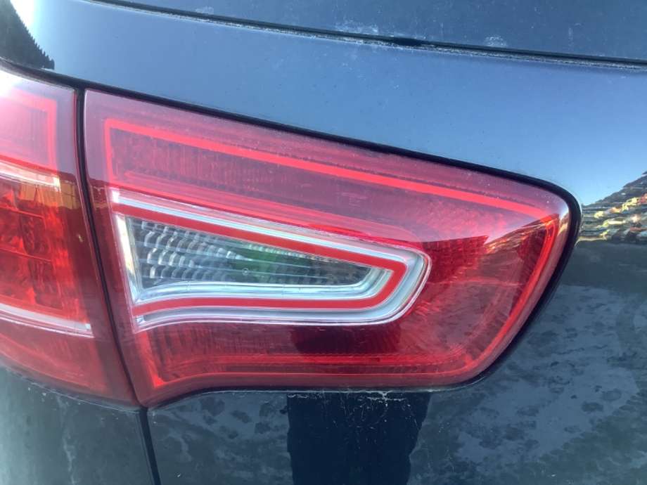 Baklykt venstre indre til Kia Sportage, 2010-2016 (Type III)  (KIA|92405 3W010)