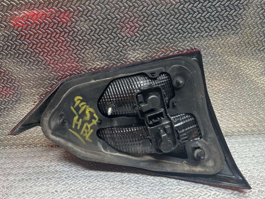 Baklykt høyre indre til Ford C-Max 2010-2015 (Type II, Fase 1)  (FORD|2006162|AM51-13A602-AF|)