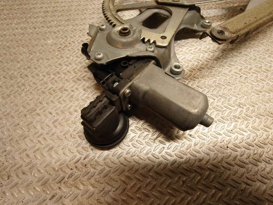 Ruteheis høyre foran til Toyota RAV4 2009-2013 (Type III, Fase 2)  (TOYOTA|8571035180|)