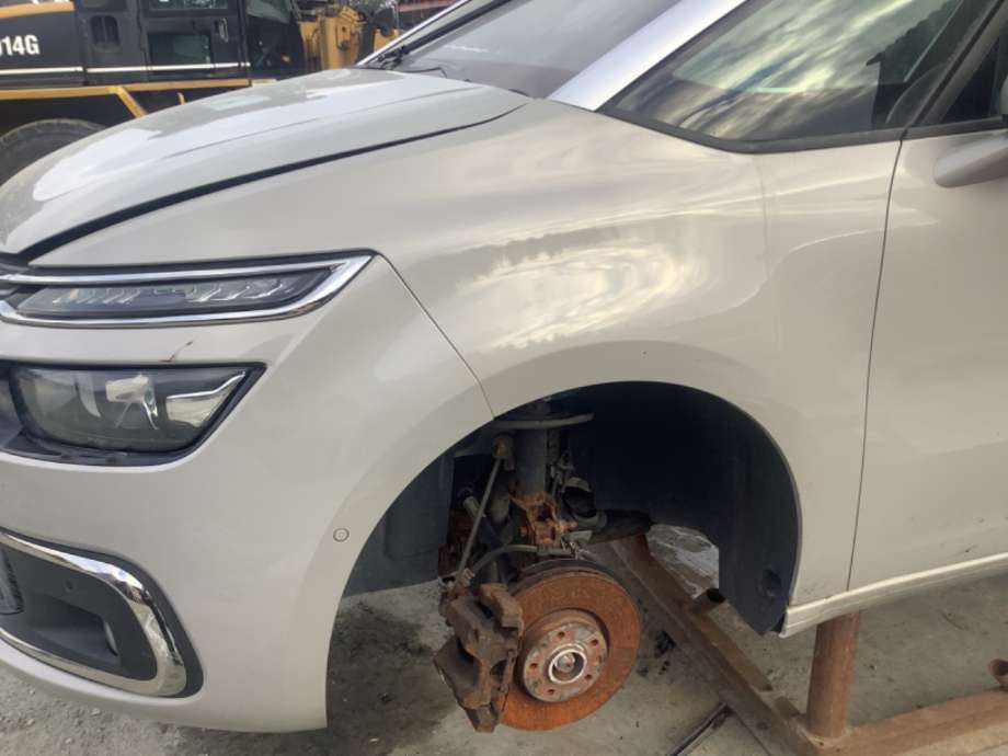 Skjerm venstre foran til Citroën C4, Picasso, 2013-2018 (Type II)  (CITROEN|98031503 80)