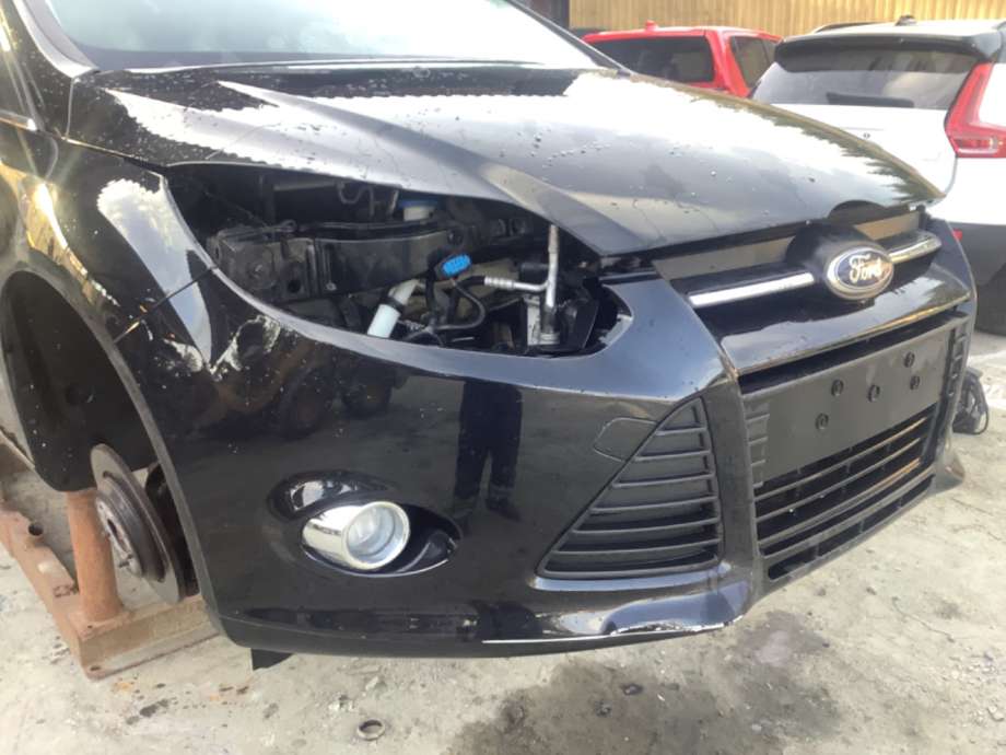 Støtfanger foran til Ford Focus, 2011-2014 (Type III, Fase 1)  (FORD|)