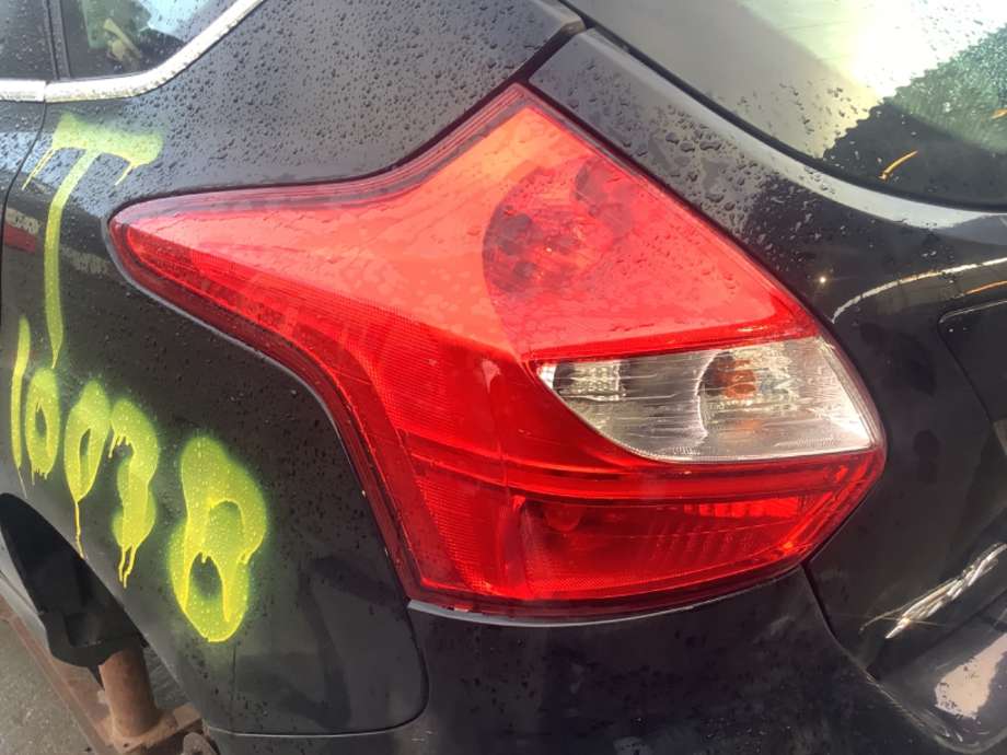 Baklykt venstre til Ford Focus, 2011-2014 (Type III, Fase 1)  (FORD|)