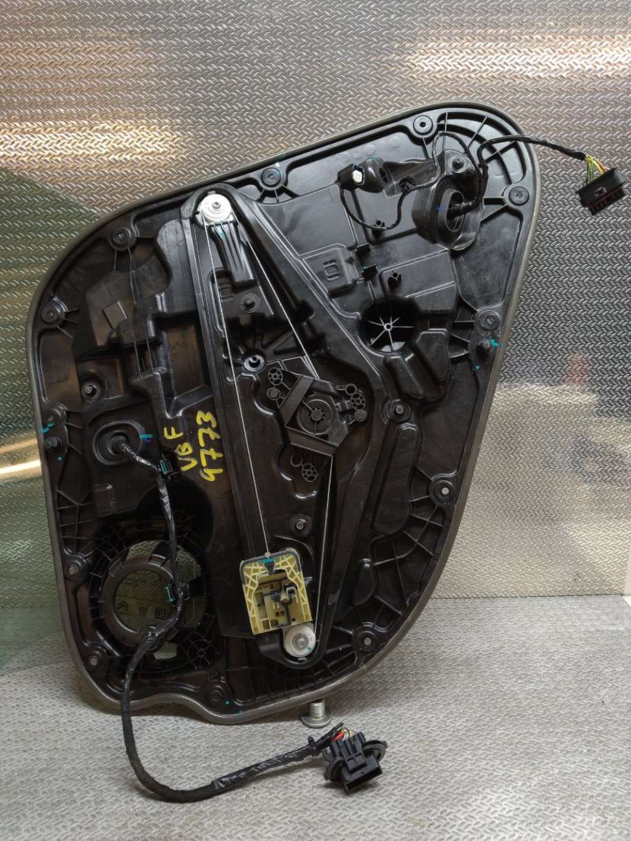 Ruteheis til Volvo XC40, 2018-2024  (VOLVO|32353277)