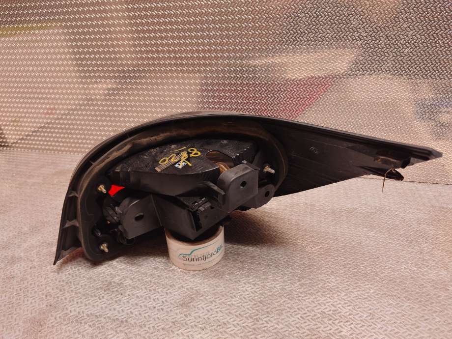 Baklykt venstre til BMW 5-Serie 2003-2010 (E60/E61) (E60/E61) (BMW|63217165737|63 21 7 165 737|)