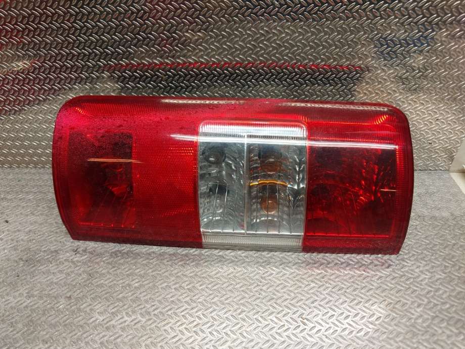 Baklykt venstre til Ford Transit Connect, 2009-2013 (Type I, Fase 2) (FORD|2T14-13405-AG)