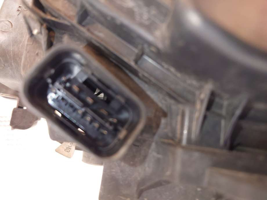 Frontlykt høyre xenon til BMW 1-Serie 2004-2011 (E81/E82/E87/E88) (E81/E82/E87/E88) (BMW|63127164932|63 12 7 164 932|)