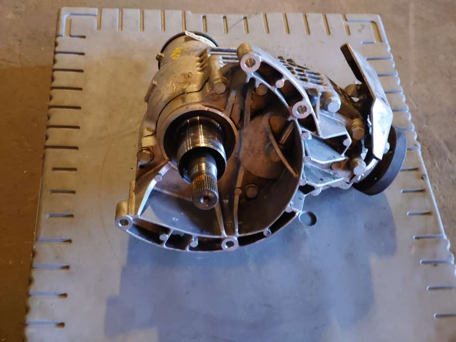 Girkasse 4WD fordelingskasse til VW Transporter / Caravelle 2009-2015 (Fase 2) (T5) (T5) (VOLKSWAGEN|09N409053E|09N 409 053 E|)