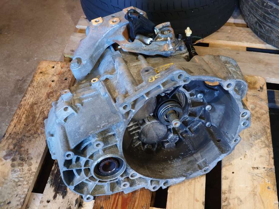 Girkasse manuell 6-trinn til VW Passat, 2011-2015 (B7) (B7) (VOLKSWAGEN|02Q300013P)