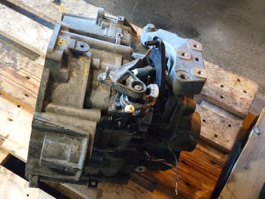 Girkasse manuell 6-trinn til VW Passat 2011-2015 (B7) (B7) (VOLKSWAGEN|02Q300013P|02Q300050D|)