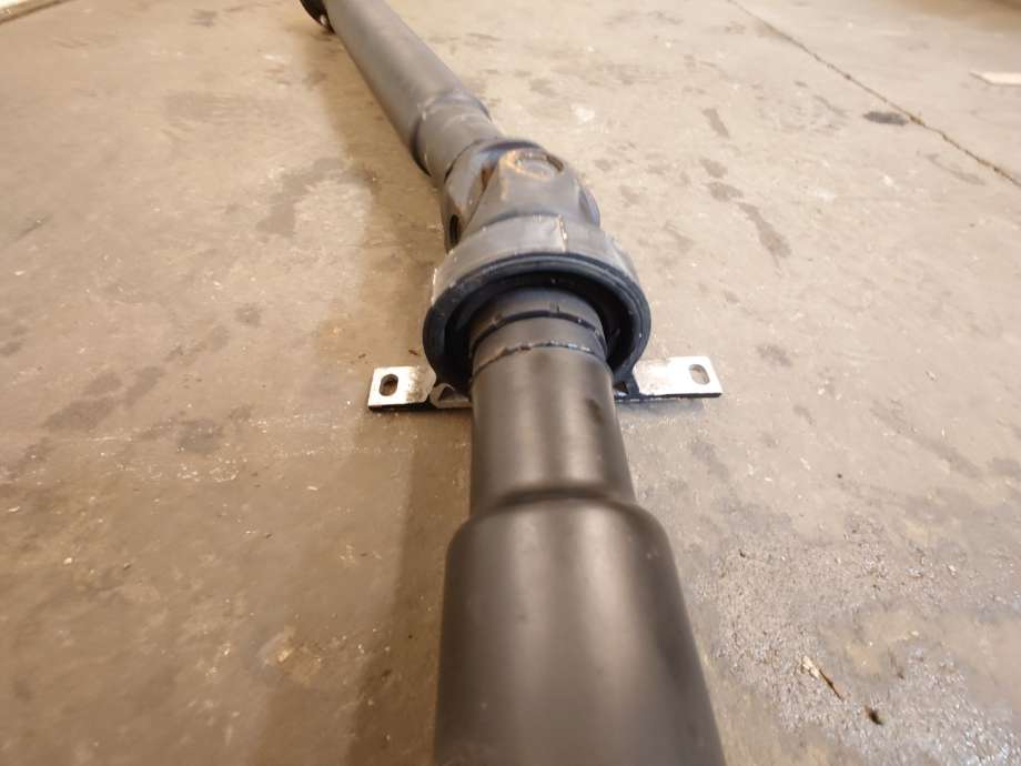 Mellomaksel til BMW 7-Serie 2000-2008 (E65/E66/E67/E88) (E65/E66/E67/E88) (BMW|26107527620|26 10 7 527 620|)