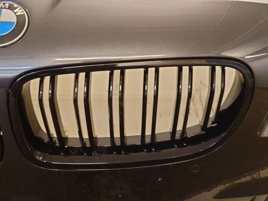 Grill venstre til BMW 5-Serie, 2010-2017 (F10/F11) (F10/F11) (BMW|UORIGNAL)