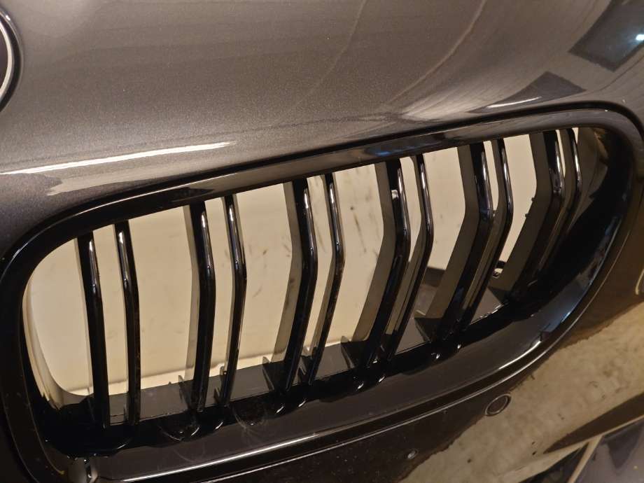 Grill venstre til BMW 5-Serie 2010-2017 (F10/F11) (F10/F11) (BMW|UORIGNAL|)