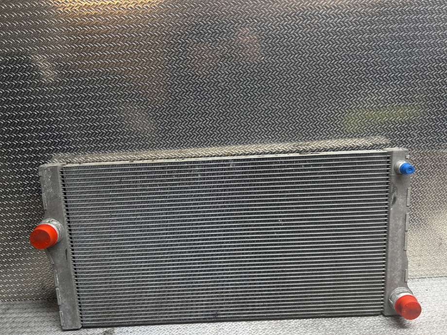 Radiator (automat gir) til BMW 5-Serie 2010-2017 (F10/F11) (F10/F11) (BMW|17118509175|17 11 8 509 175|)