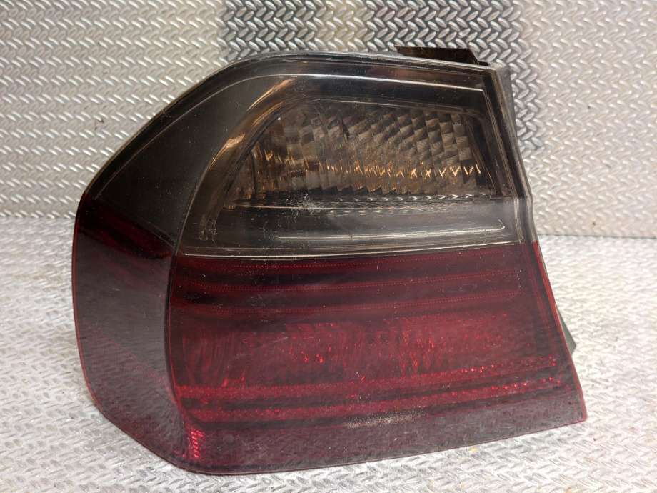 Baklykt venstre til BMW 3-Serie, 2005-2011 (E90/E91/E92/E93) (E90/E91/E92/E93) (BMW|63216937457)