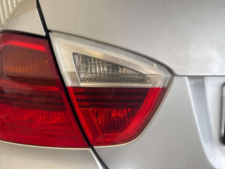 Baklykt venstre indre til BMW 3-Serie, 2005-2011 (E90/E91/E92/E93) (E90/E91/E92/E93) (BMW|63 21 6 937 459)