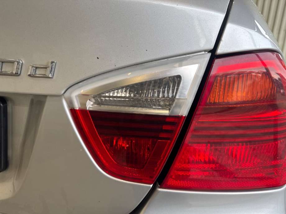 Baklykt høyre indre til BMW 3-Serie, 2005-2011 (E90/E91/E92/E93) (E90/E91/E92/E93) (BMW|63 21 6 937 460)
