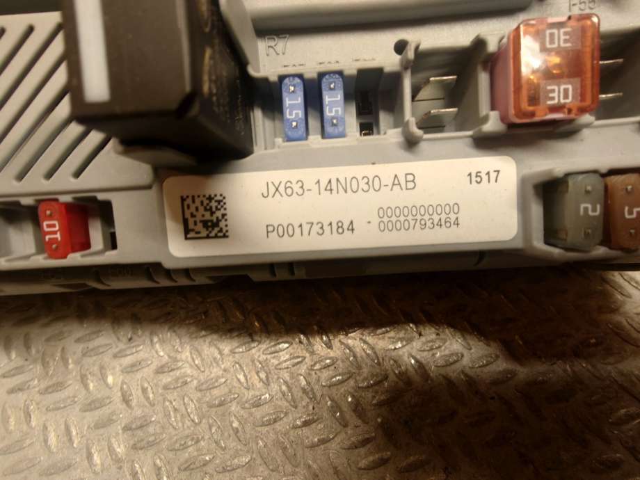 Sikringsboks til Jaguar XF 2015-->> (X260) (X260) (JAGUAR|JX6314N030MA|T2H34607|JX63-14N030-AB)