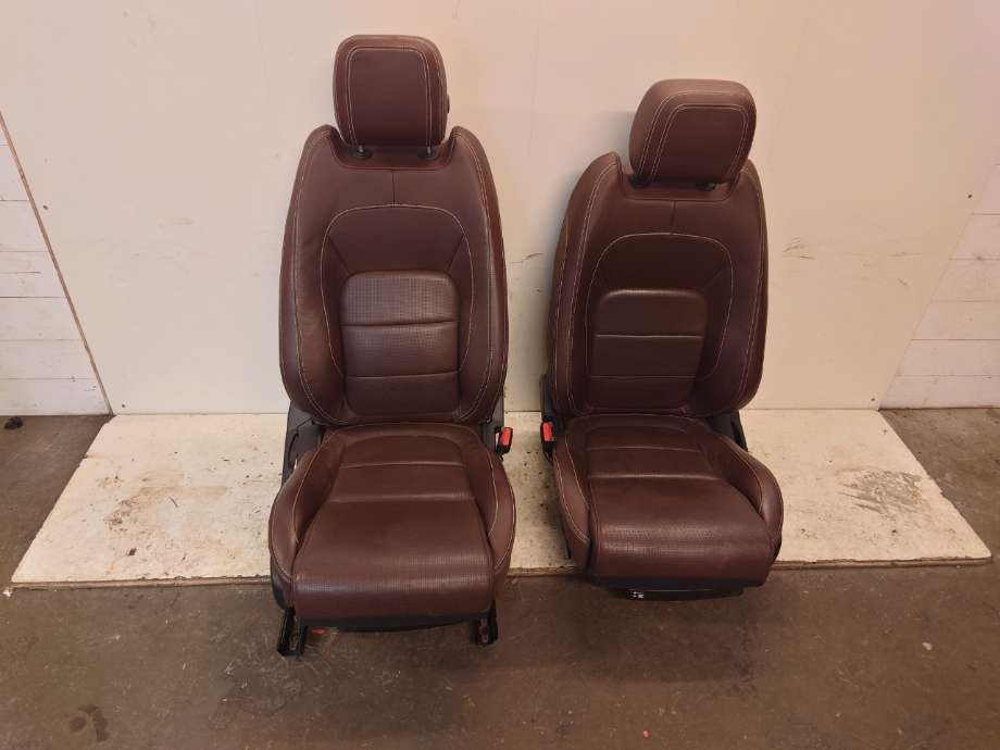 Sete sett til Jaguar XF 2015-->> (X260) (X260) (JAGUAR|FREMRE PÅ PALL K-1D5B|BAKRE PÅ PALL K-1D5A|)