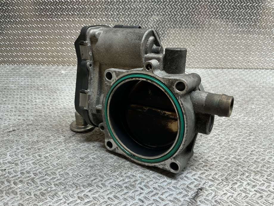 Spjeldhus til BMW 1-Serie 2004-2011 (E81/E82/E87/E88) (E81/E82/E87/E88) (BMW|13 54 7 556 119||13 54 7 556 119-05)