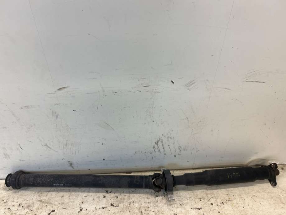 Mellomaksel til BMW 1-Serie 2004-2011 (E81/E82/E87/E88) (E81/E82/E87/E88) (BMW|26107567933|26 10 7 567 933|)