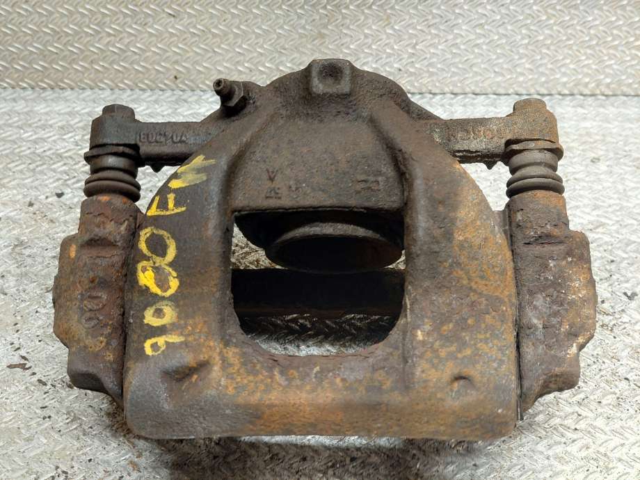 Bremsecaliper høyre foran til Toyota Avensis 2009-2015 (Type III, Fase 1)  (TOYOTA|4773002361|)