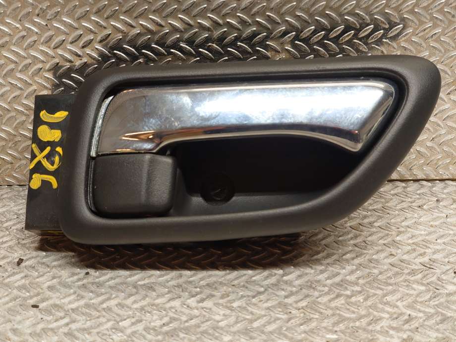 Dørhåndtak inv høyre foran til Isuzu D-Max, 2007-2012 (Type I)  (ISUZU|8974086691)