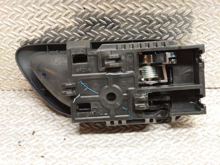 Dørhåndtak inv høyre foran til Isuzu D-Max 2007-2012 (Type I)  (ISUZU|8974086691|8-97408-669-1|)