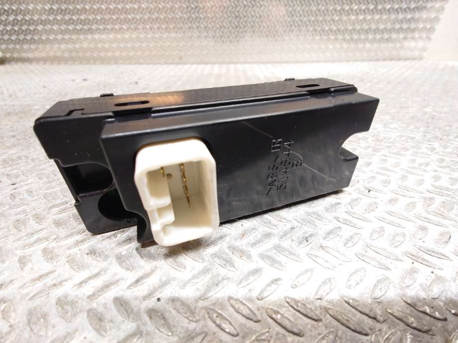 Bryter ruteheis til Isuzu D-Max 2007-2012 (Type I)  (ISUZU|8974038940|8-97403-894-0|)