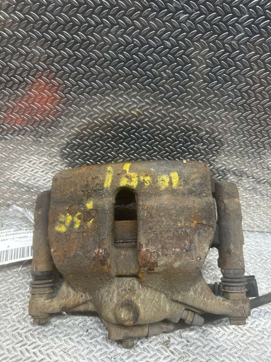 Bremsecaliper venstre foran til VW e-Golf 2017-2020 (Fase 2)  (VOLKSWAGEN|8V0615123|)