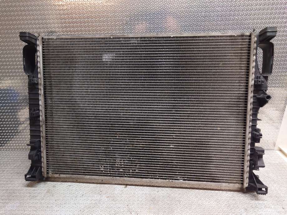 Radiator (automat gir) til Mercedes E-Klasse 2002-2006 (Fase 1) (W211) (W211) (MERCEDES|A2115001302|A 211 500 13 02|)