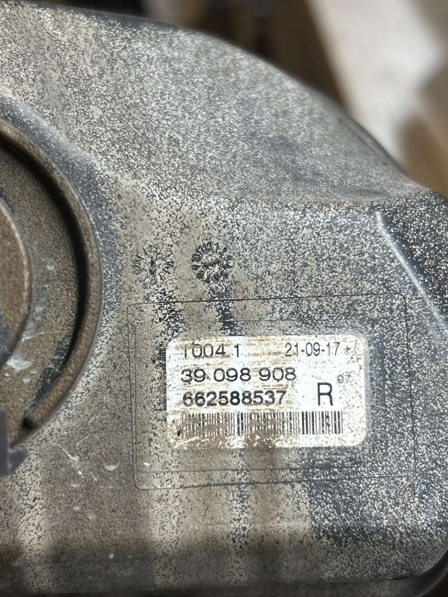 Tåkelykt høyre foran til Opel Astra K 2015-->>  (OPEL|13401154|39098908|)