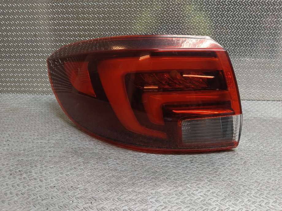 Baklykt venstre til Opel Astra K 2015-->>  (OPEL|39077376|39032038|)