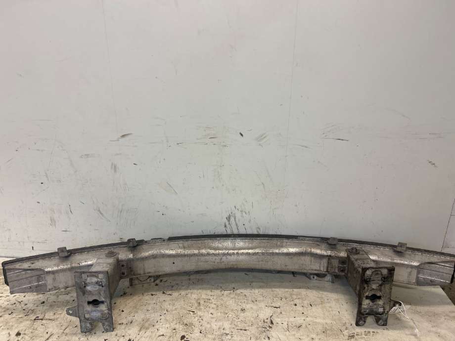 Støtfangerforsterkning foran til BMW 7-Serie 2000-2008 (E65/E66/E67/E88) (E65/E66/E67/E88) (BMW|51117135522|51 11 7 135 522|)