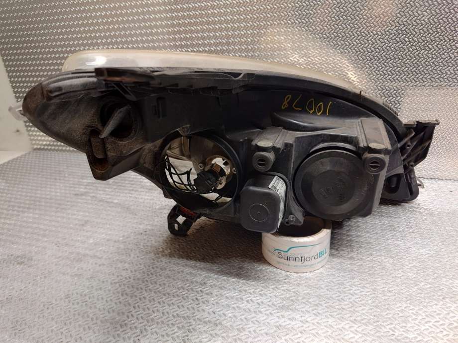 Frontlykt venstre halogen til Opel Astra H 2004-2009 (OPEL|93190069|)