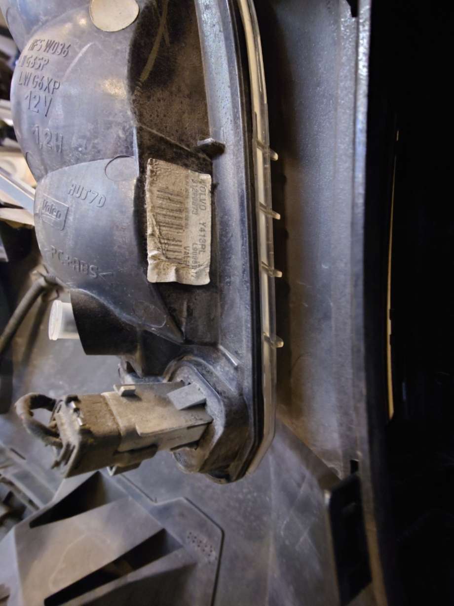 Parklykt venstre til Volvo XC60 2008-2013 (Type I, Fase 1)  (VOLVO|31290873|)