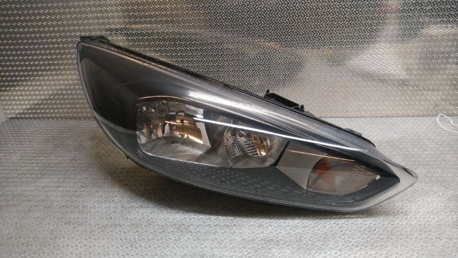 Frontlykt høyre halogen til Ford Focus 2014-2018 (Type III, Fase 2)  (FORD|F1EB-13W029-ED|2060600|)