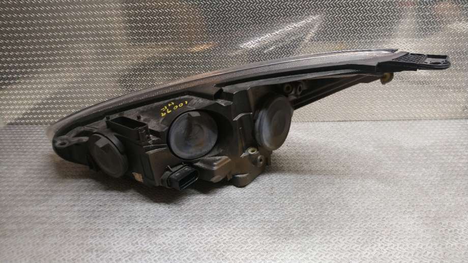 Frontlykt høyre halogen til Ford Focus 2014-2018 (Type III, Fase 2)  (FORD|F1EB-13W029-ED|2060600|)