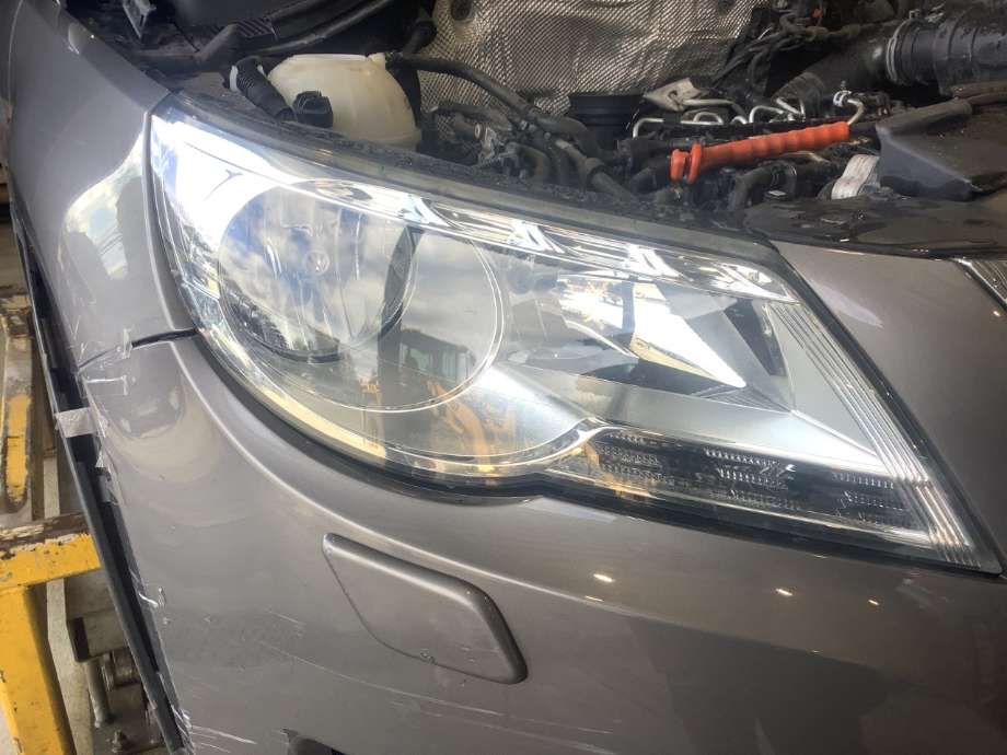 Frontlykt høyre halogen til VW Tiguan, 2007-2011 (Type I, Fase 1)  (VOLKSWAGEN|5N1941032AB)