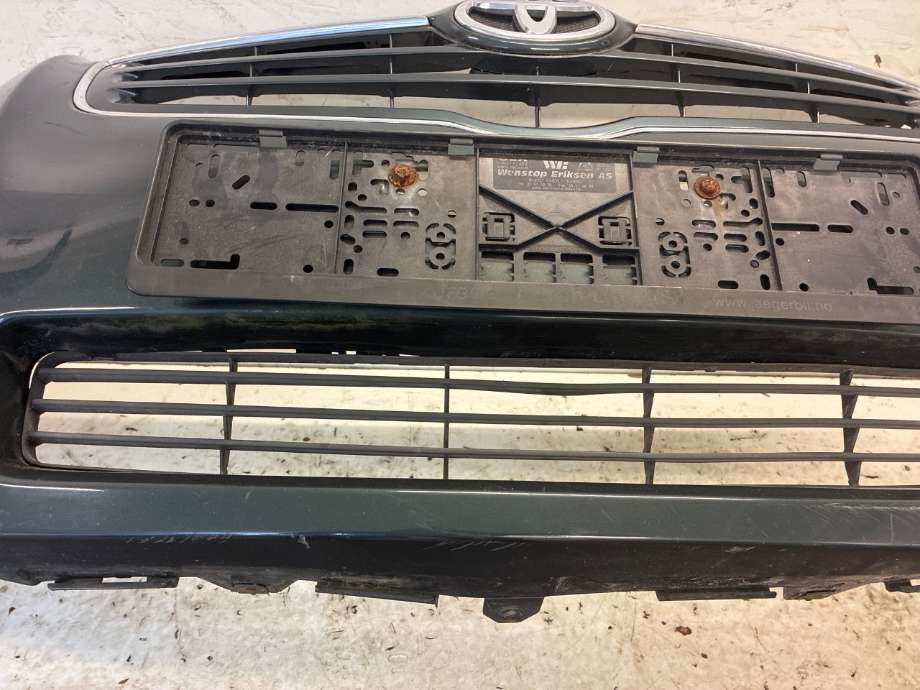 Støtfanger foran til Toyota Avensis 2003-2008 (Type II)  (TOYOTA|5211905910|)
