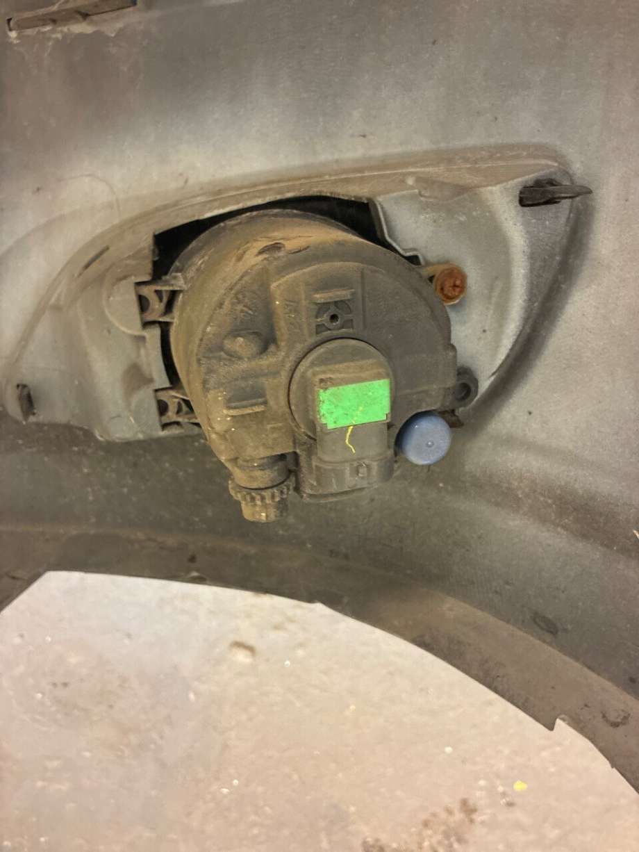 Tåkelykt høyre foran til Toyota Avensis 2003-2008 (Type II)  (TOYOTA|812100D040|812100D042|)