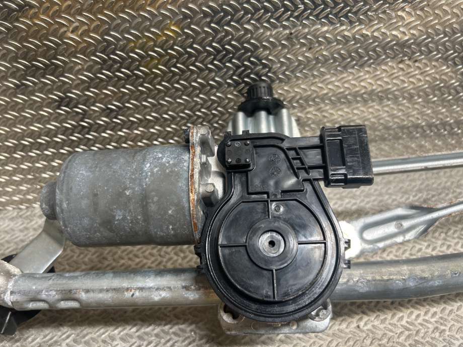 Viskermotor frontrute til Hyundai Ioniq 5, 2021-->>  (HYUNDAI|98110C5500)