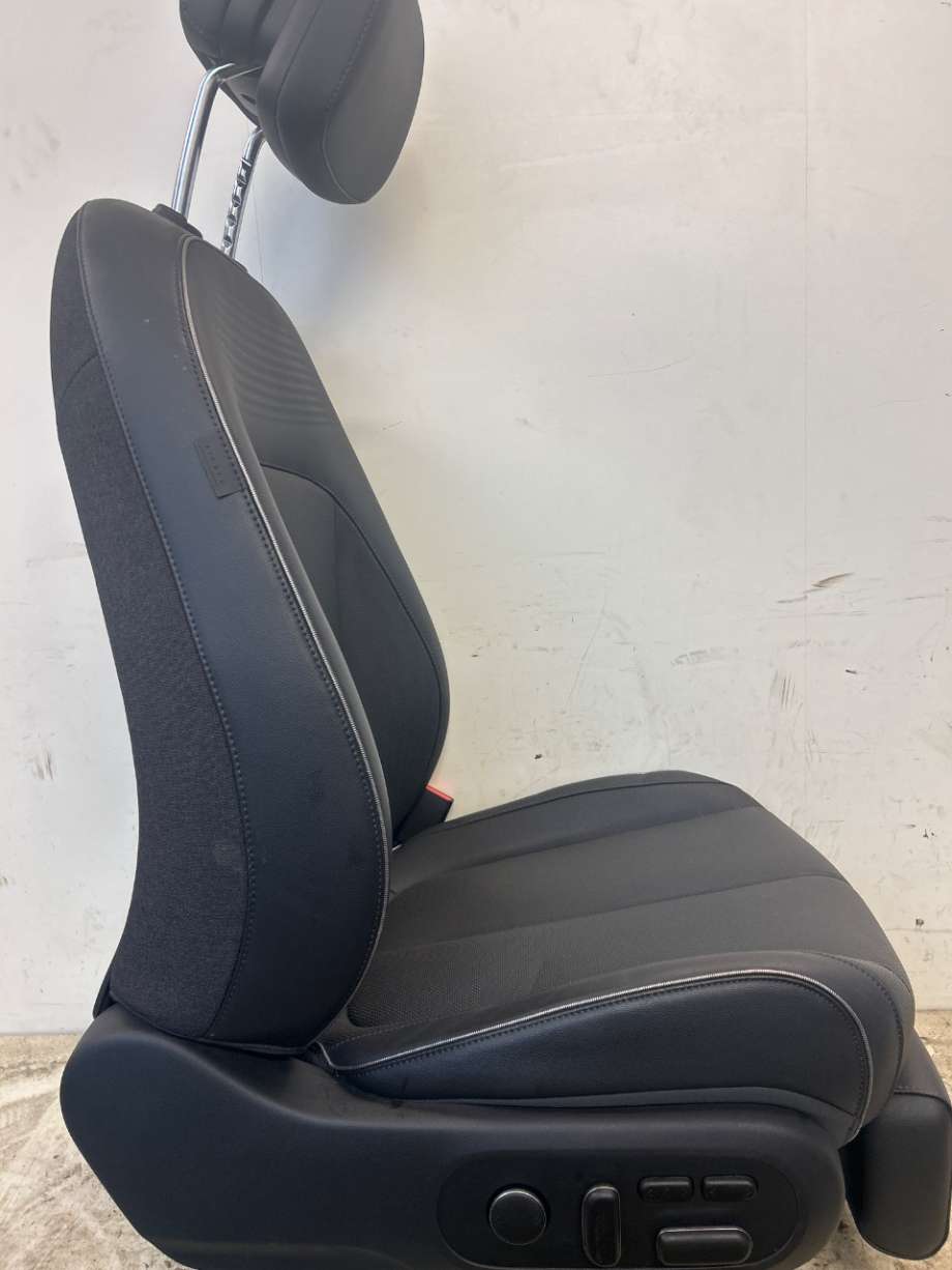 Sete foran høyre til Hyundai Ioniq 5 2021-->> (HYUNDAI|88690GI470NNB|88400GI520NKT|)